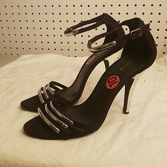 Express Black And Siver Strappy Heels. - Picture 8 of 8